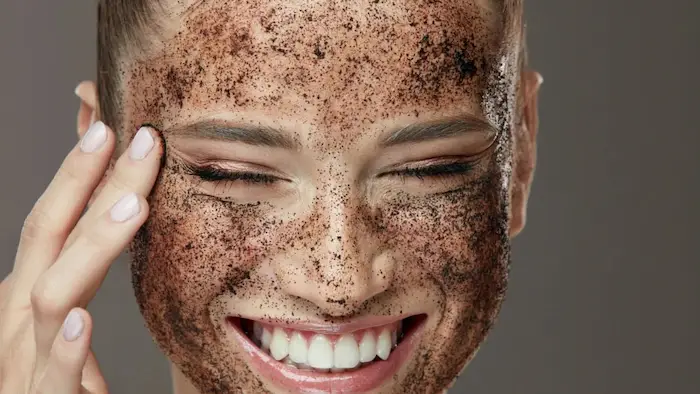 لایه برداری صورت با اسکراب قهوه 6545645641