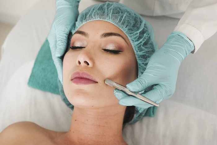 جوانسازی پوست با روش ابریژن 51454654
