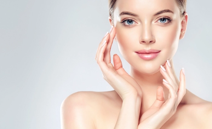 فواید و مزایای ویال تراپی صورت بر پوست 5665656