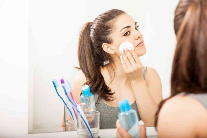 استفاده از تونر برای پاکسازی صورت 654586475641