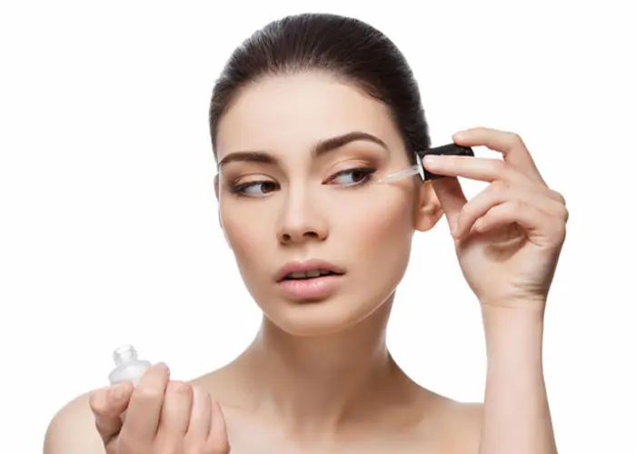 جوانسازی صورت با سرم آبرسان 21654541