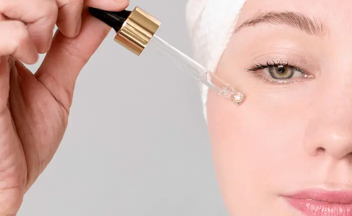 استفاده از سرم آبرسان برای بانو در دهه سی 3454641