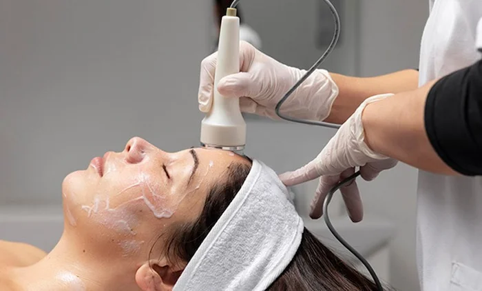 انجام روش پلاژن‌ تراپی در کلینیک 6546545641050