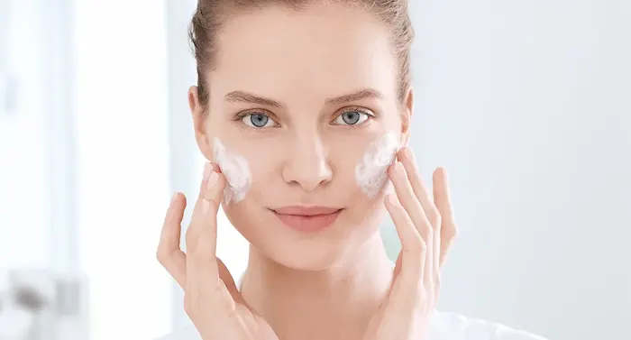 استفاده از آبرسان روی پوست خشک 655665410
