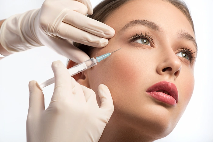تزریق فیلر زیر چشم 49854685
