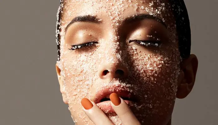 استفاده از اسکراب صورت و بدن 3534534534