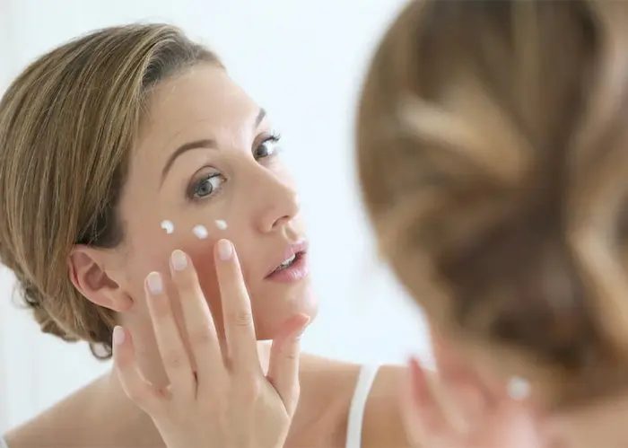 استفاده از کرم ضد چروک در میانسالی 646541220