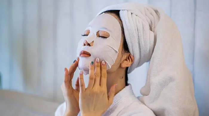 استفاده از ماسک ورقه ای در شب 56456456