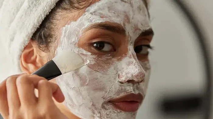 استفاده از ماسک پوست چرب روی صورت 534534534