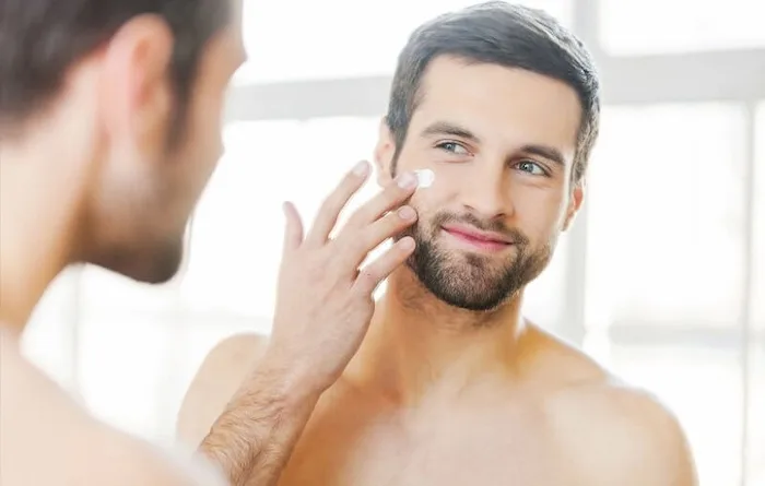 استفاده از آبرسان پوست چرب برای آقایان 5456461