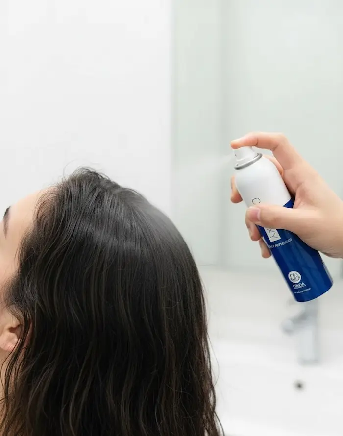 استفاده از کربوکسی لیندا روی مو 4543545