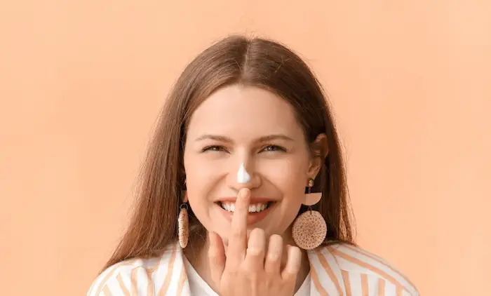 روتین پوست شاداب برای خانم ها 4564564