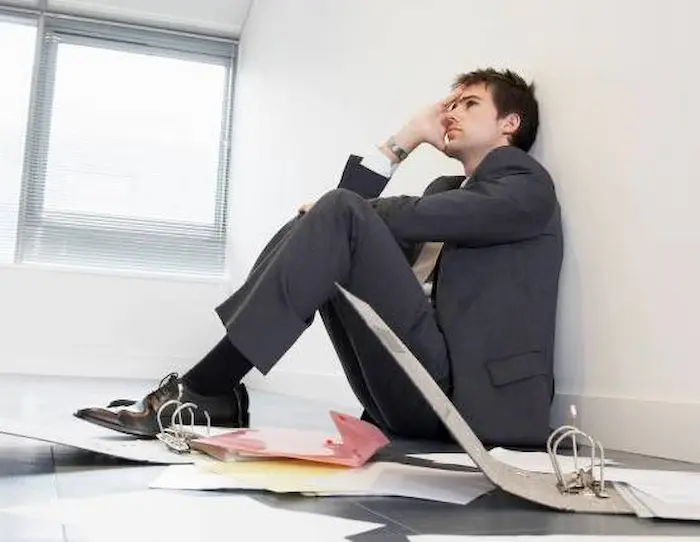 کلافگی ذهنی و ناراحتی از خستگی پا ها 54665454