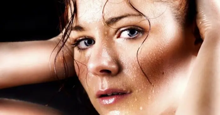 تاثیر عرق کردن بر سلامت پوست 546546