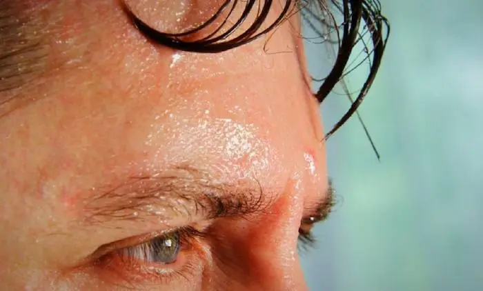 عرق کردن روی پیشانی آقایان 6575654