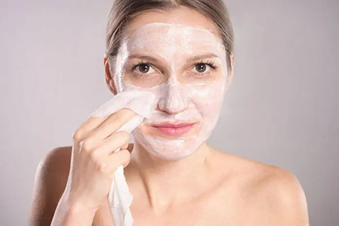 استفاده از لایه بردار وضدآفتاب روی صورت 76767676