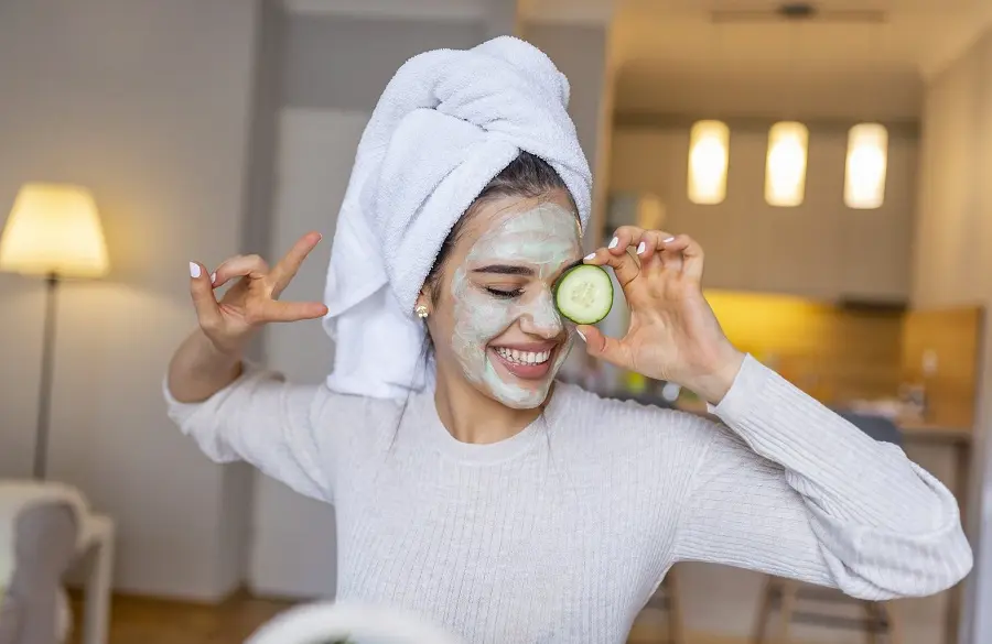 استفاده از انواع ماسک برای سفیدی پوست87876667